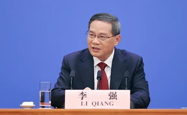 國務院總理李強：把發展新能源和清潔能源擺在更加突出位置